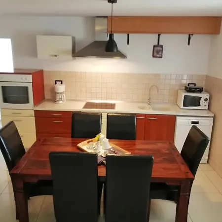 Isabel Apartment Zminj