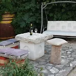 Isabel *